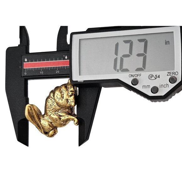 MMA Metropolitan Museum of Art  Rabbit Hare Brooch Gold Tone Pin, Signed - Picture 8 of 9